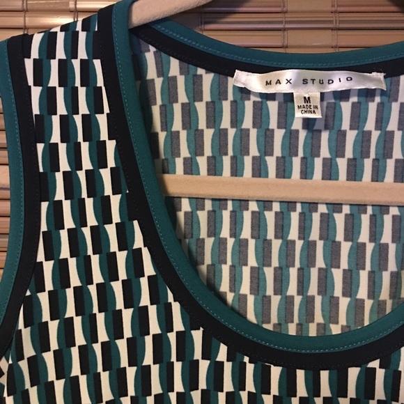 Dress - Picture 3 of 4